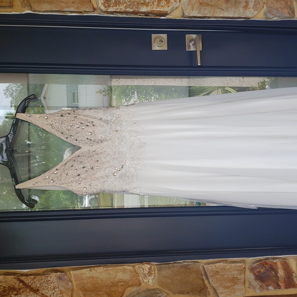 Alyce Paris flowy chiffon gown; Size 6; diamond white; bejeweled bodice
